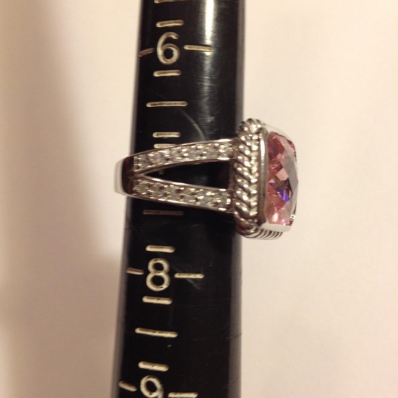 .925 Sterling Silver Gorgeous Pink CZ Ring. 7 - Picture 5 of 8